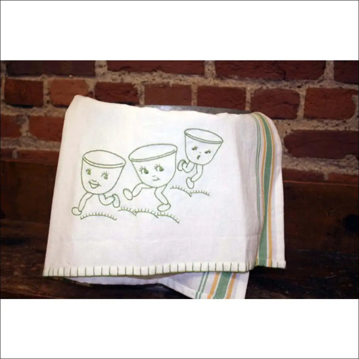 Aunt Martha’s 3528 Animated Dish Motifs Tea